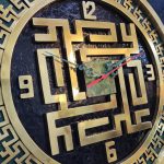 ساعت فلزی برنجی زمینه چرم طرح علی (ع)