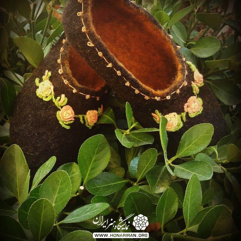 پاپوش نمدی طرحدار در رنگ های متنوع