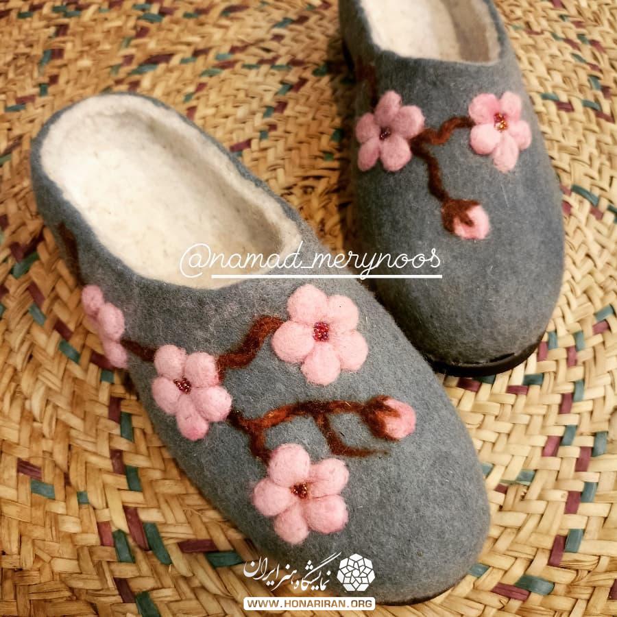 کفش نمدی خاکستری طرح شکوفه گیلاس