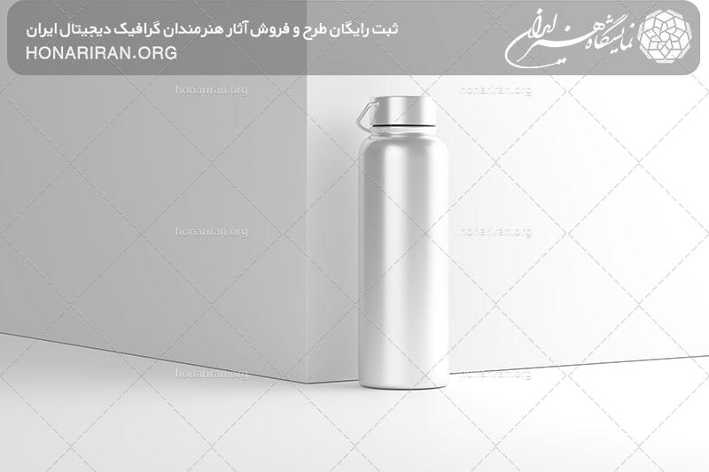 موکاپ فلاسک فلزی در کنار دیوار