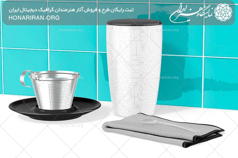 موکاپ دستمال در کنار تراول ماگ و صافی