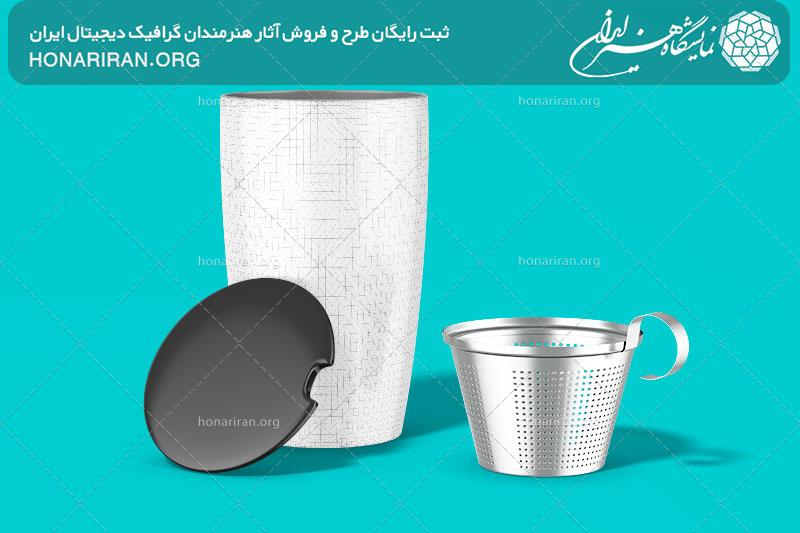 موکاپ صافی کوچک فلزی در کنار تراول ماگ