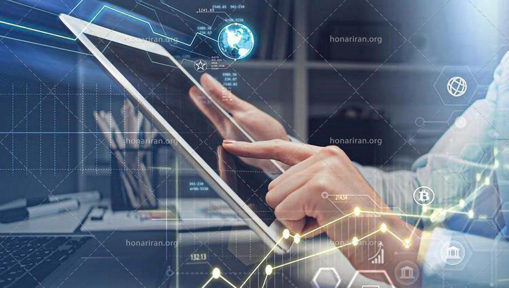 عکس با کیفیت تبلت بزرگ در دست زن