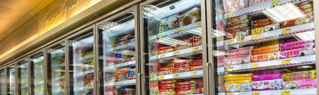 عکس با کیفیت دسر های چینی در یخچال های شیشه ای