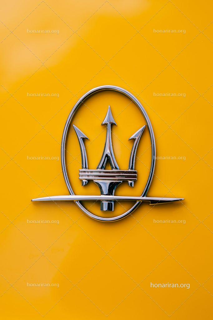 عکس با کیفیت آرم تاج در دایره