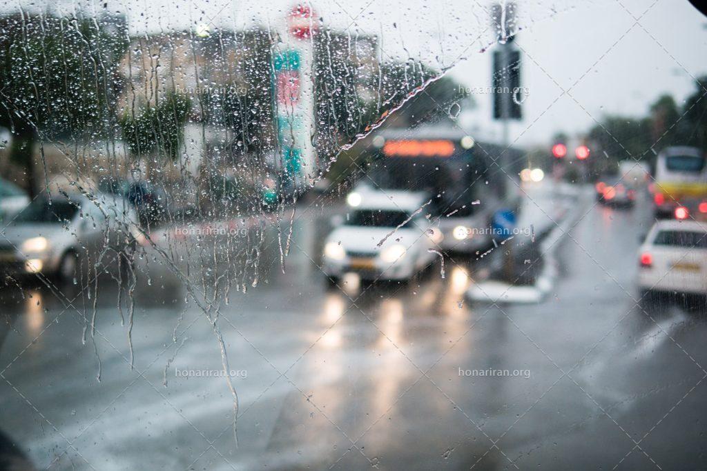 عکس با کیفیت بارون بر روی شیشه