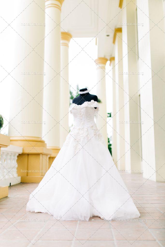 عکس با کیفیت لباس عروس دکلته زیبا