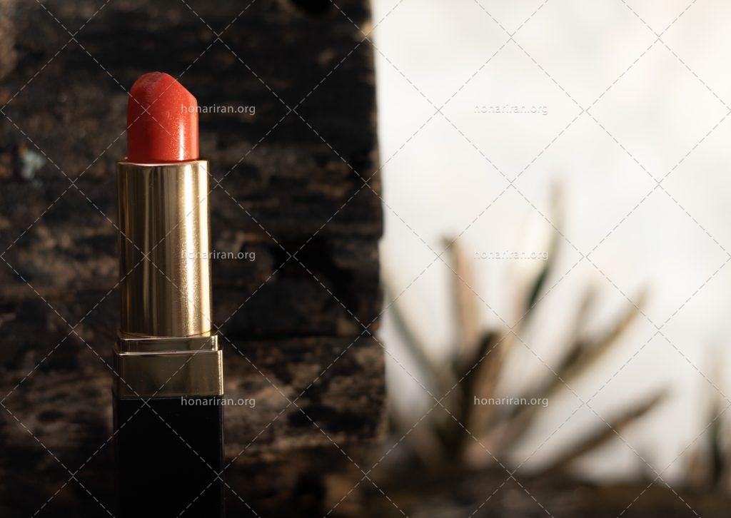 عکس با کیفیت رژ لب قرمز