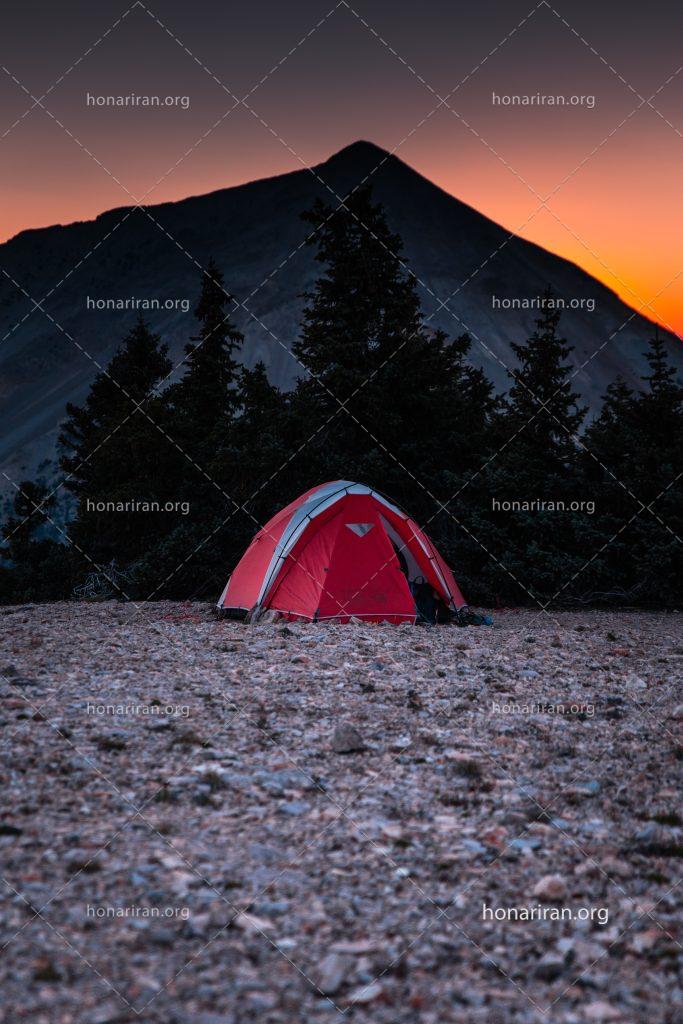 عکس با کیفیت چادر مسافرتی در کوه