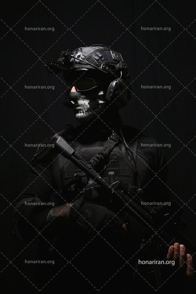 عکس با کیفیت سرباز با لباس نظامی