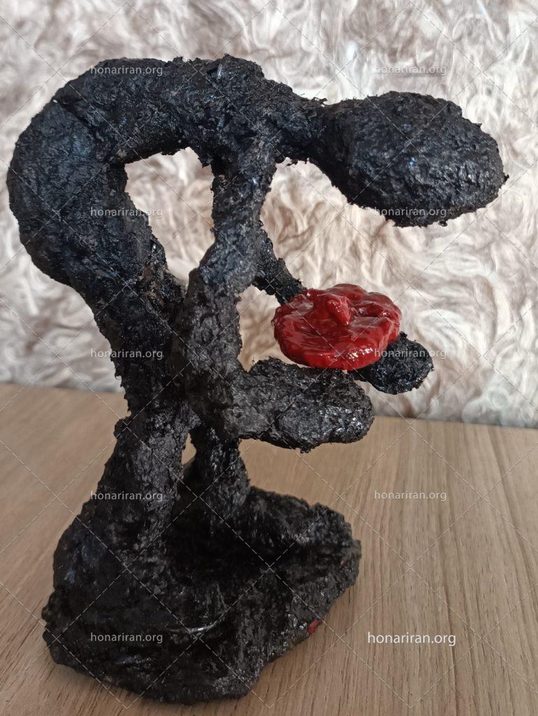 مجسمه مرد و ماسک چهره