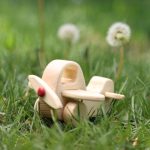 اسباب بازی چوبی دارمازو مدل هواپیما کاج