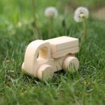 اسباب بازی چوبی دارمازو مدل کامیون کاج