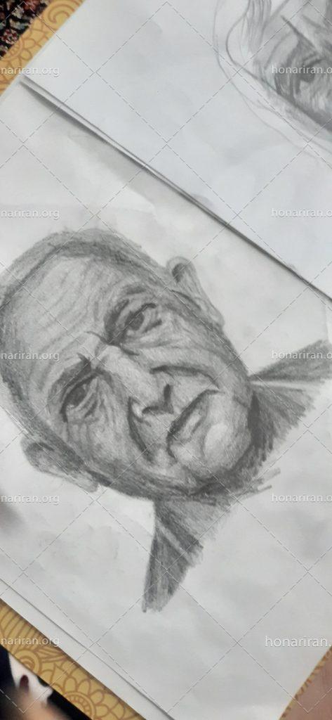 نقاشی سیاه قلم چهره پیرمرد