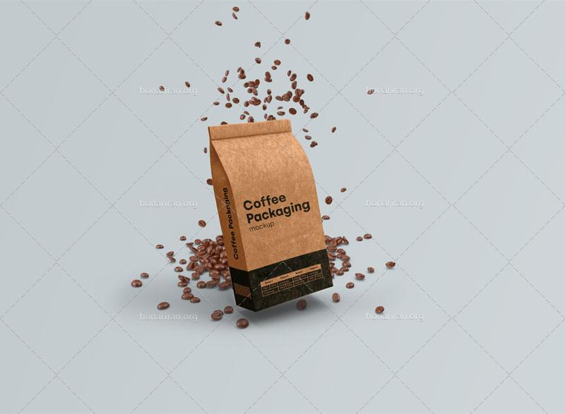 طرح موکاپ آماده بسته های کاغذی قهوه با بک گراند خالی