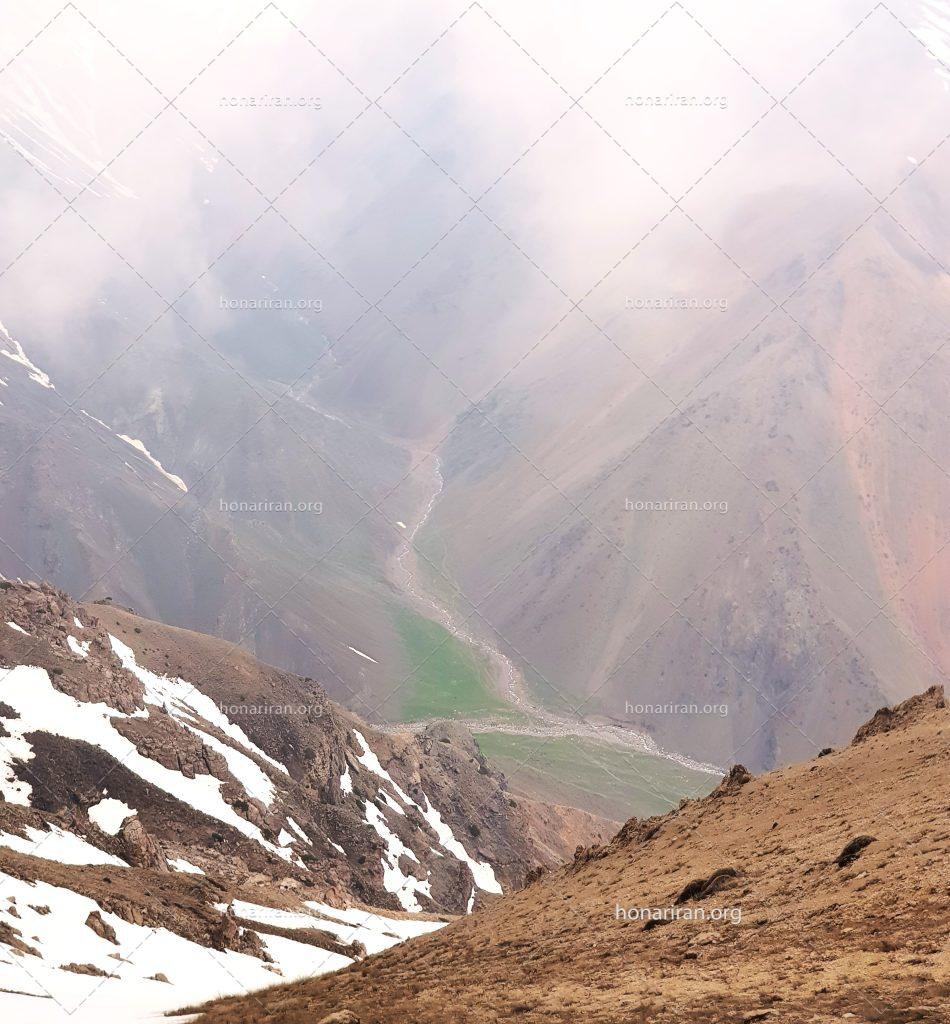 قطعه عکس مه در میان دره