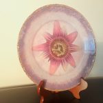 بشقاب پتینه کاری طرح گل ساعتی