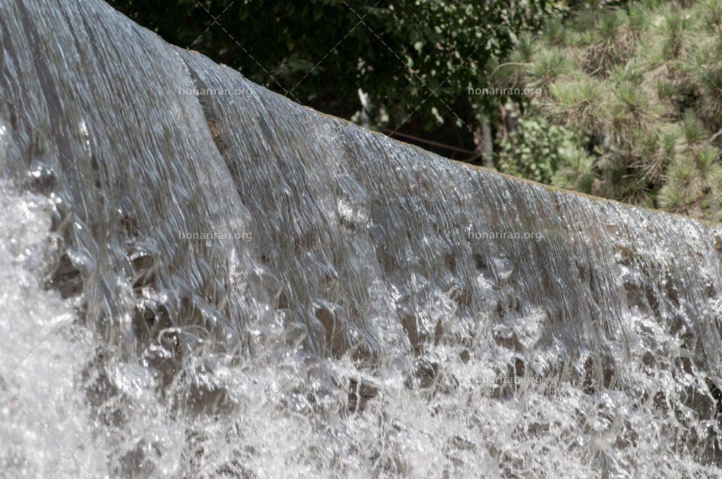 قطعه عکس رنگی آبشار تابستانی