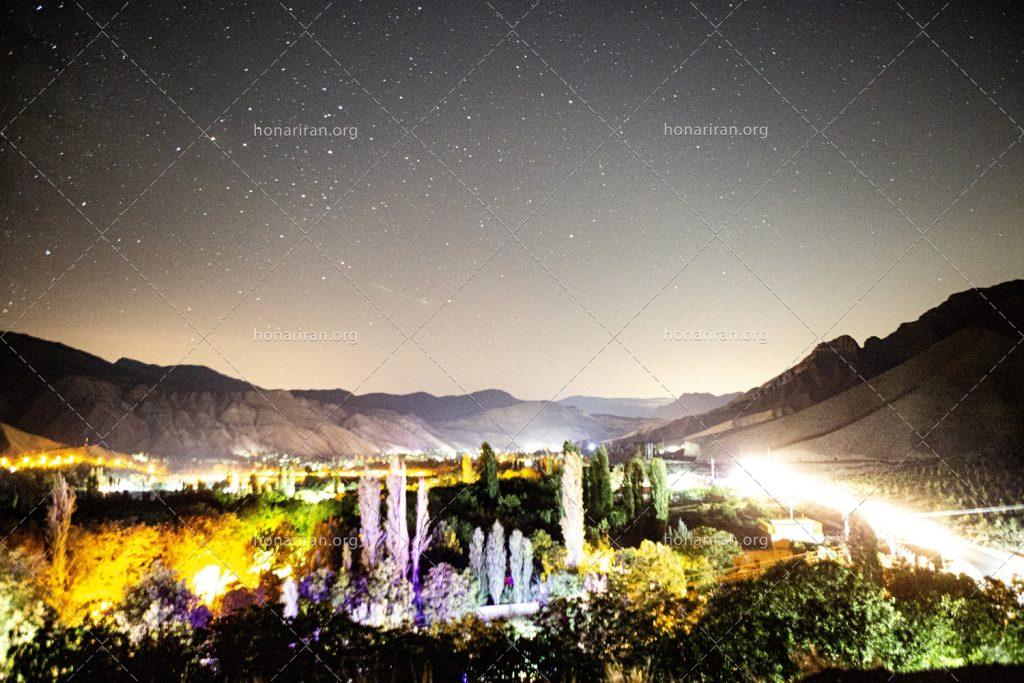 قطعه عکس عکاسی در شب، روستای زرین دشت و کهکشان راه شیری