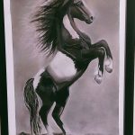 تابلو سیاه قلم اسب ایستاده