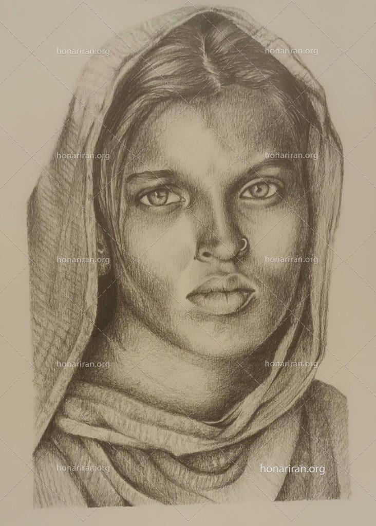 نقاشی سیاه قلم دختر کولی