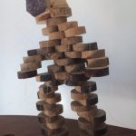 مجسمه ربات چوبی