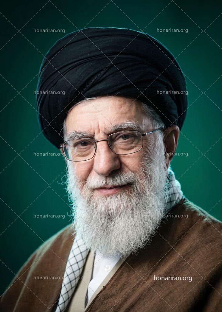 قطعه عکس از رهبر شهید
