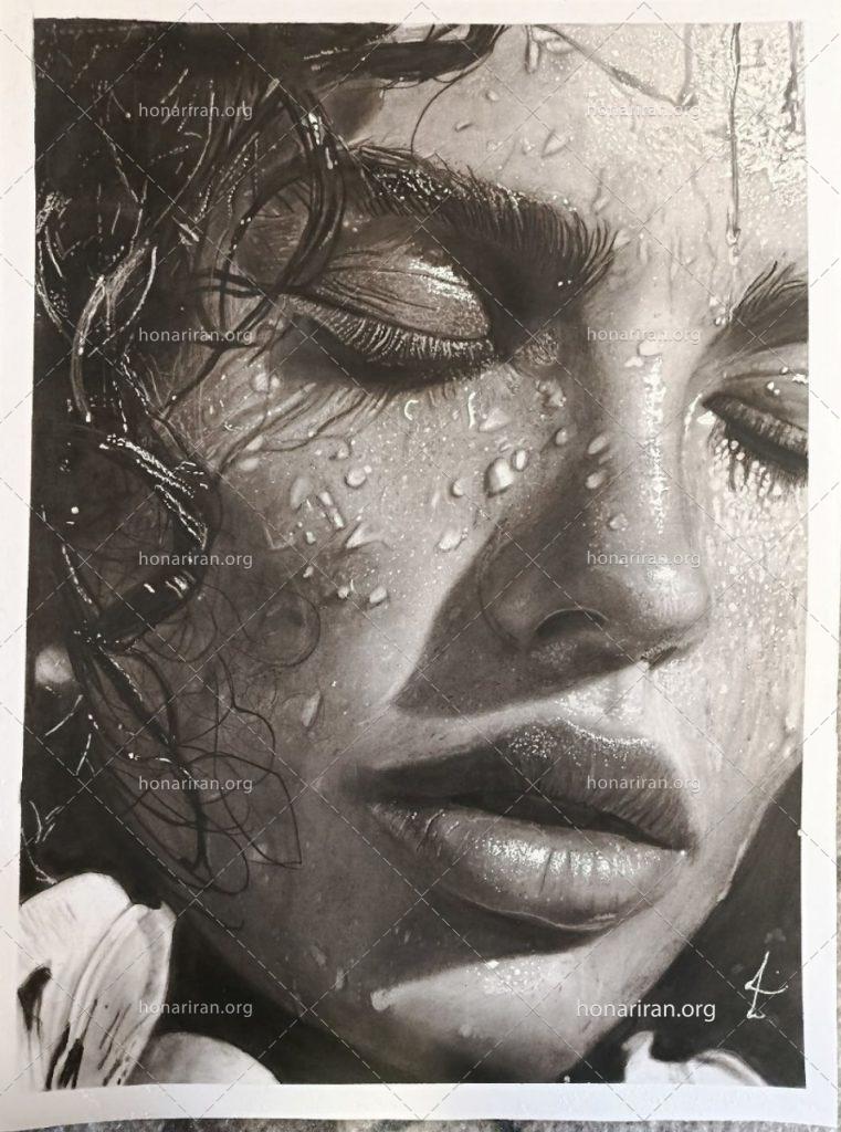 نقاشی سیاه قلم هایپر رئال چهره خیس